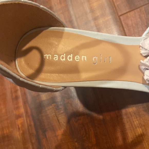Madden Girl open toe heels - Picture 2 of 3